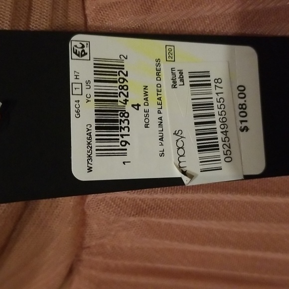 Dress - Picture 3 of 3